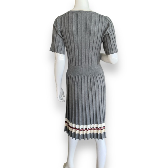 TOMMY HILFIGER BODYCON GREY KNIT SWEATER DRESS. WOMEN’S SIZE LARGE - Picture 2 of 9